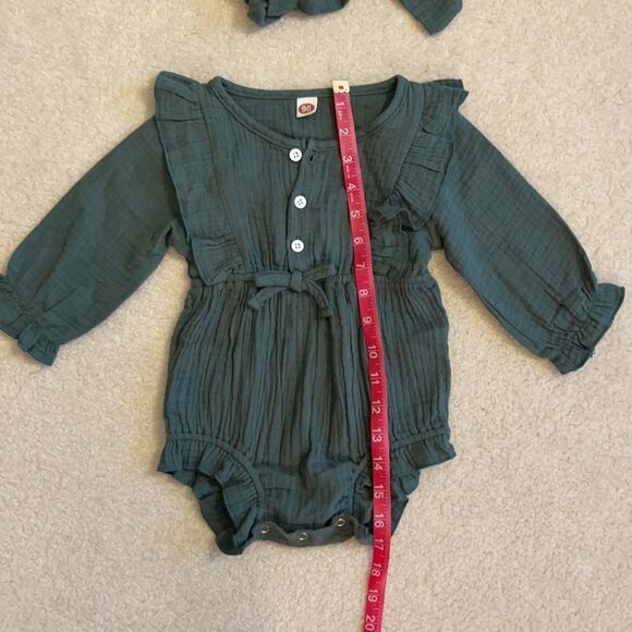 Baby girl green ruffle onesie w/ headpiece 6-9 mo. - Picture 7 of 15